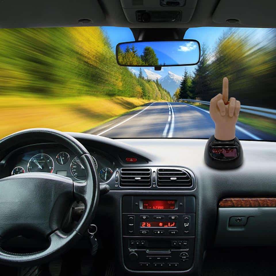 Figurine doigt d'honneur pour voiture Grimit