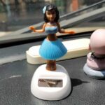 Figurine solaire Tahitienne dansante pour voiture_3